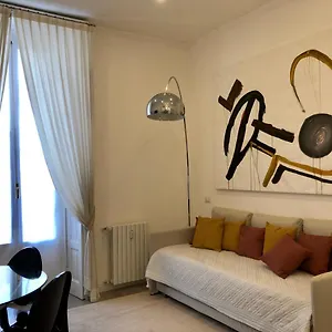 Apartament Casa Alberto Da Giussano, Elegante Bilocale In Centro Con Balcone Sul Parco, Mediolan